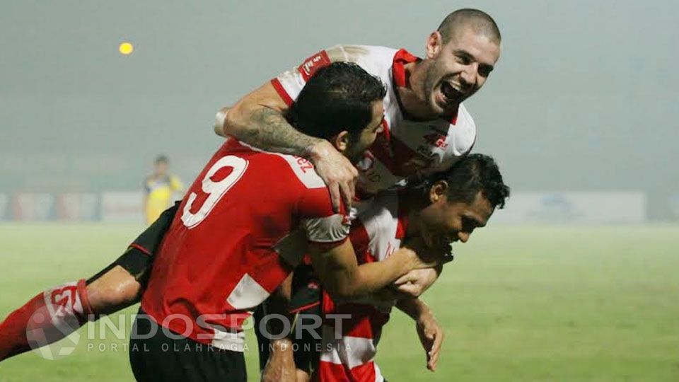 Selebrasi gol Dane Milovanovic Copyright: &copy; Ian Setiawan/INDOSPORT
